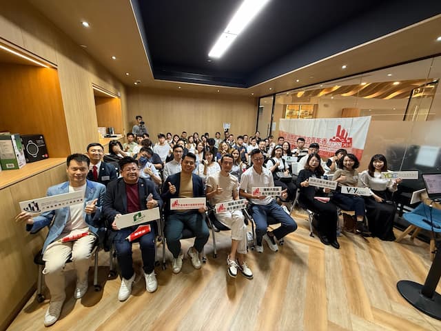 建立年輕的社群